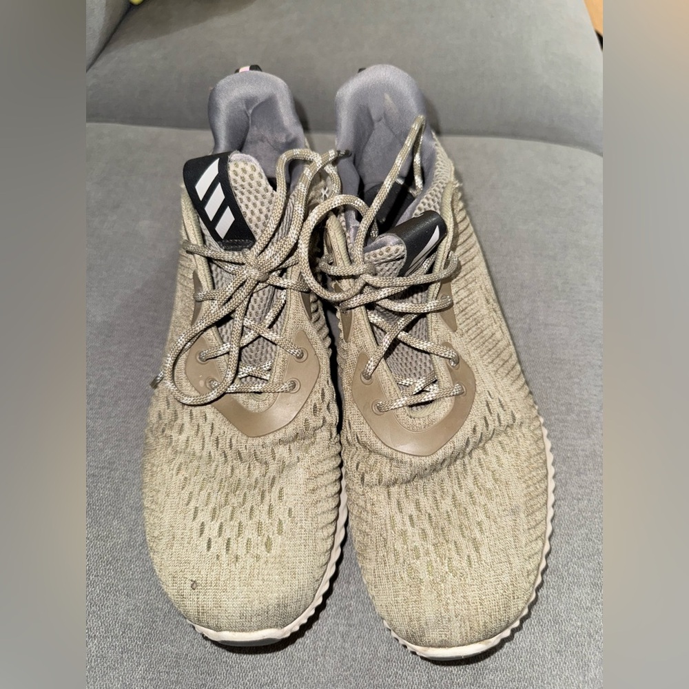 Adidas women’s 10